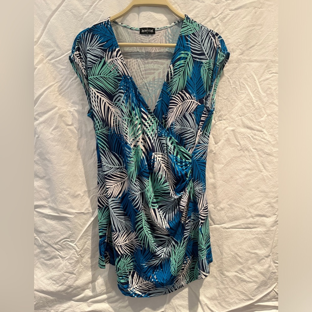 ONYX PRINT  Blue/Green Palm Leaves Sleeveless Crossover Rooshed Top Size M